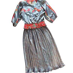 Vintage Susan Freis size medium skirt and top set